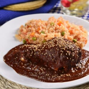 Mole de Atocpan con pollo